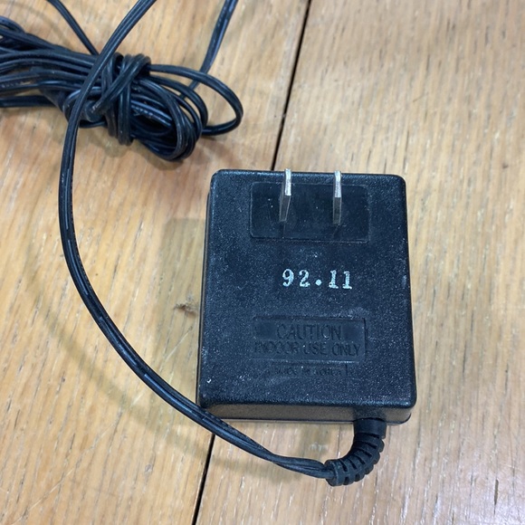 TORO Battery charger use only with Toro model 51556 trimmer part number … - Picture 3 of 3
